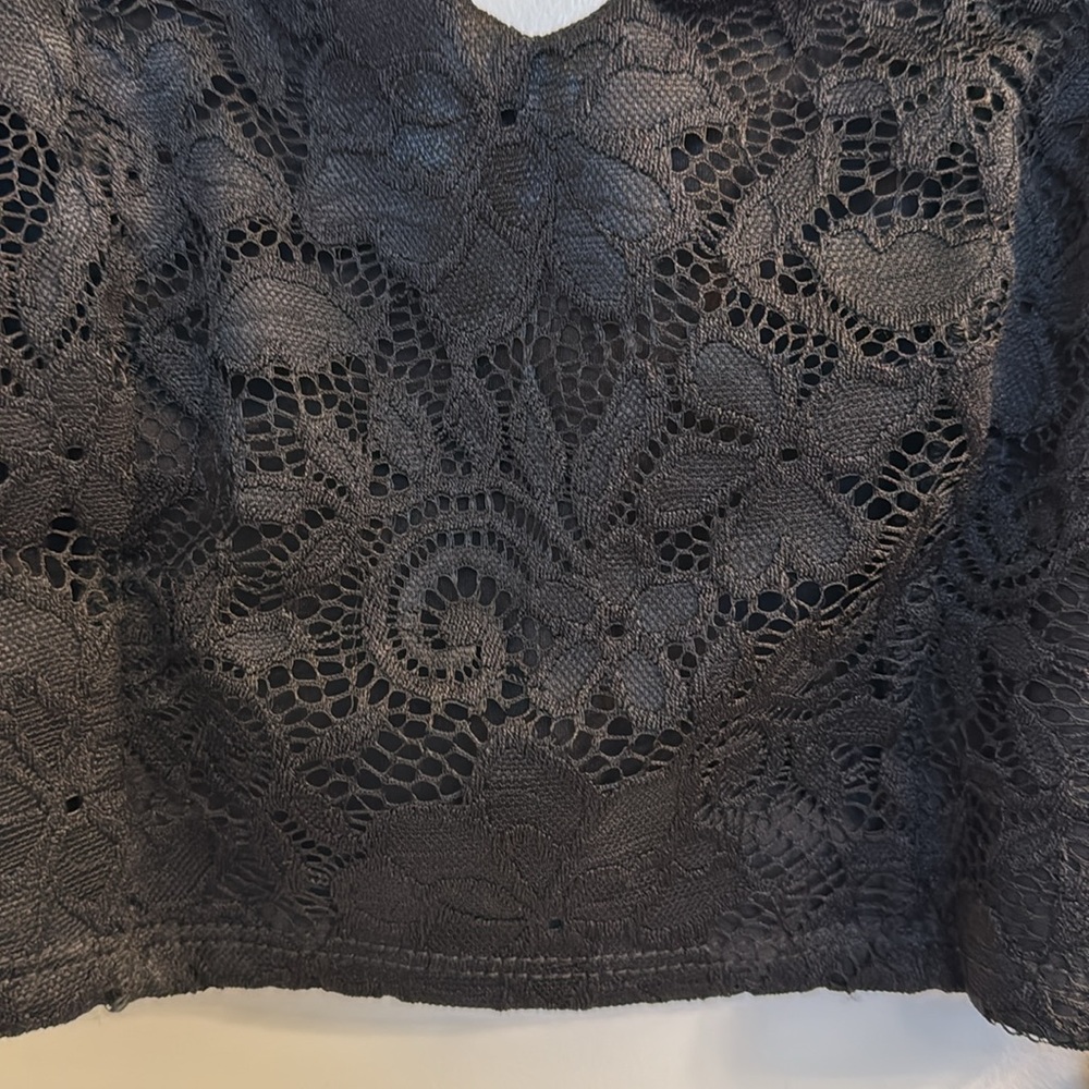 Cropped Blouse Tank Top - Picture 3 of 9